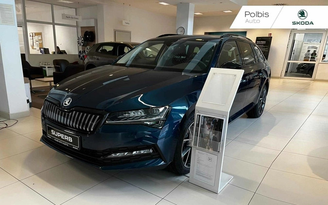 Skoda Superb cena 207000 przebieg: 8, rok produkcji 2024 z Hrubieszów małe 352